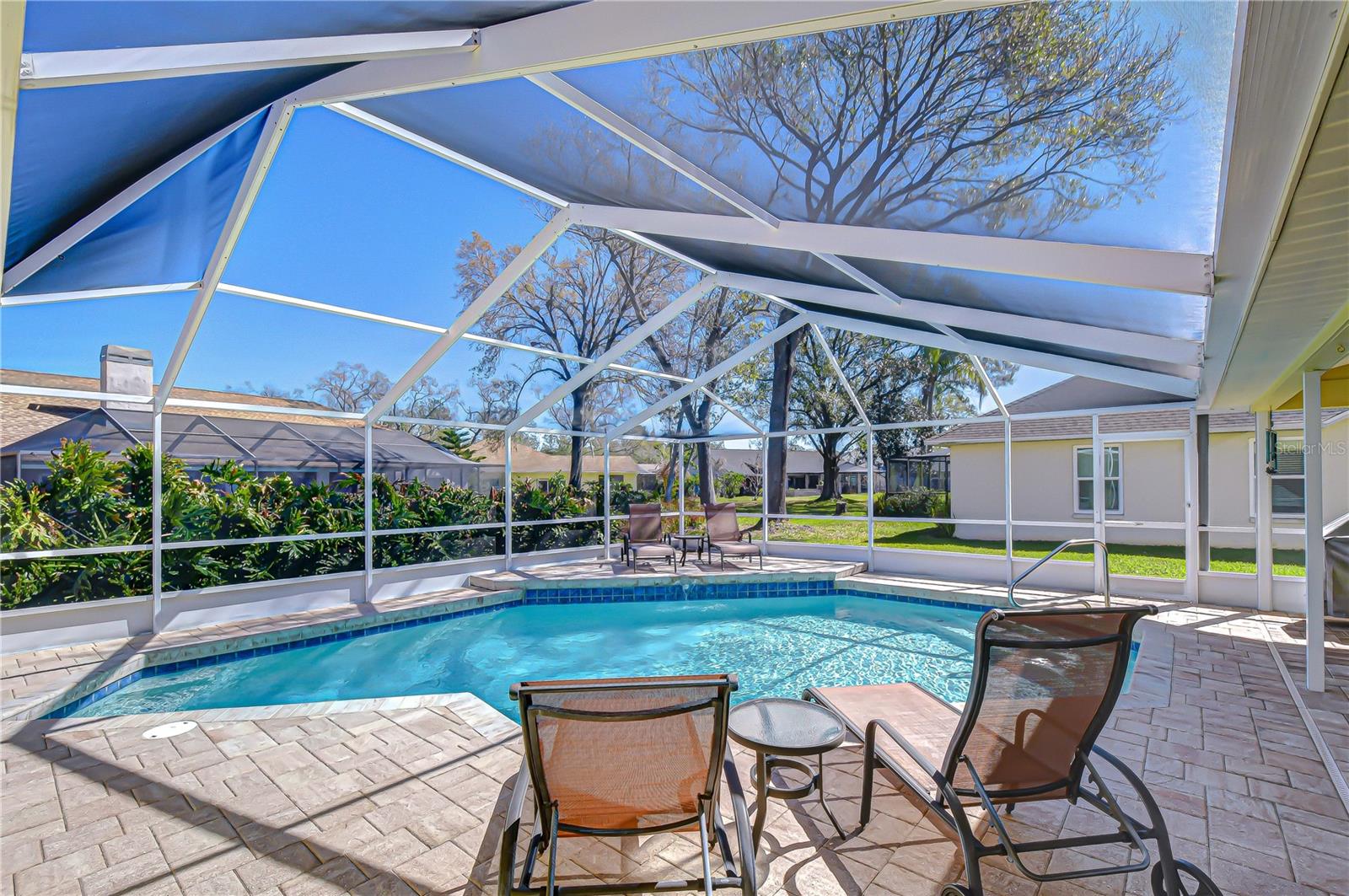 Listing photo id 0 for 3901 Northridge Drive