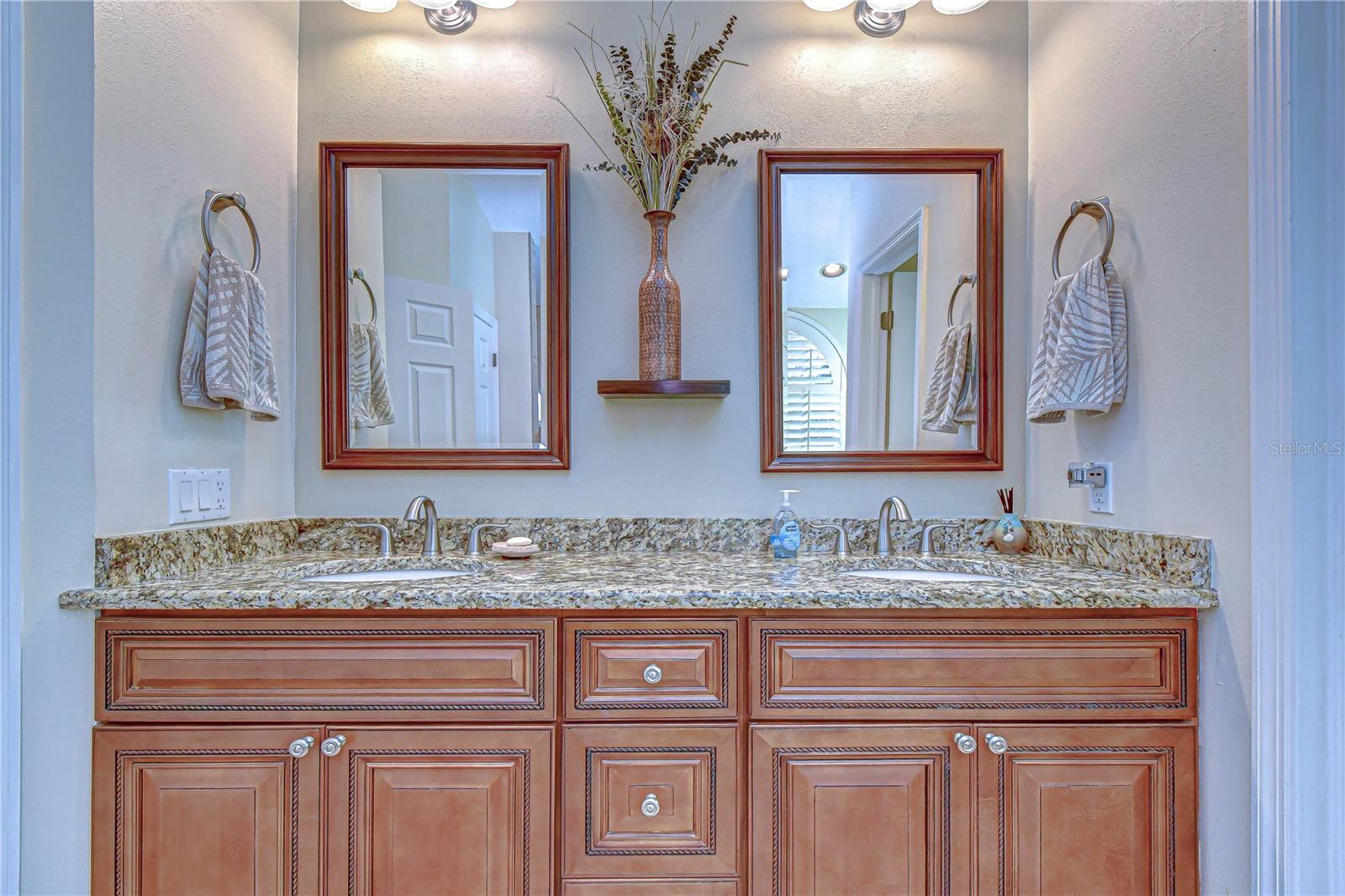 Listing photo id 18 for 3901 Northridge Drive