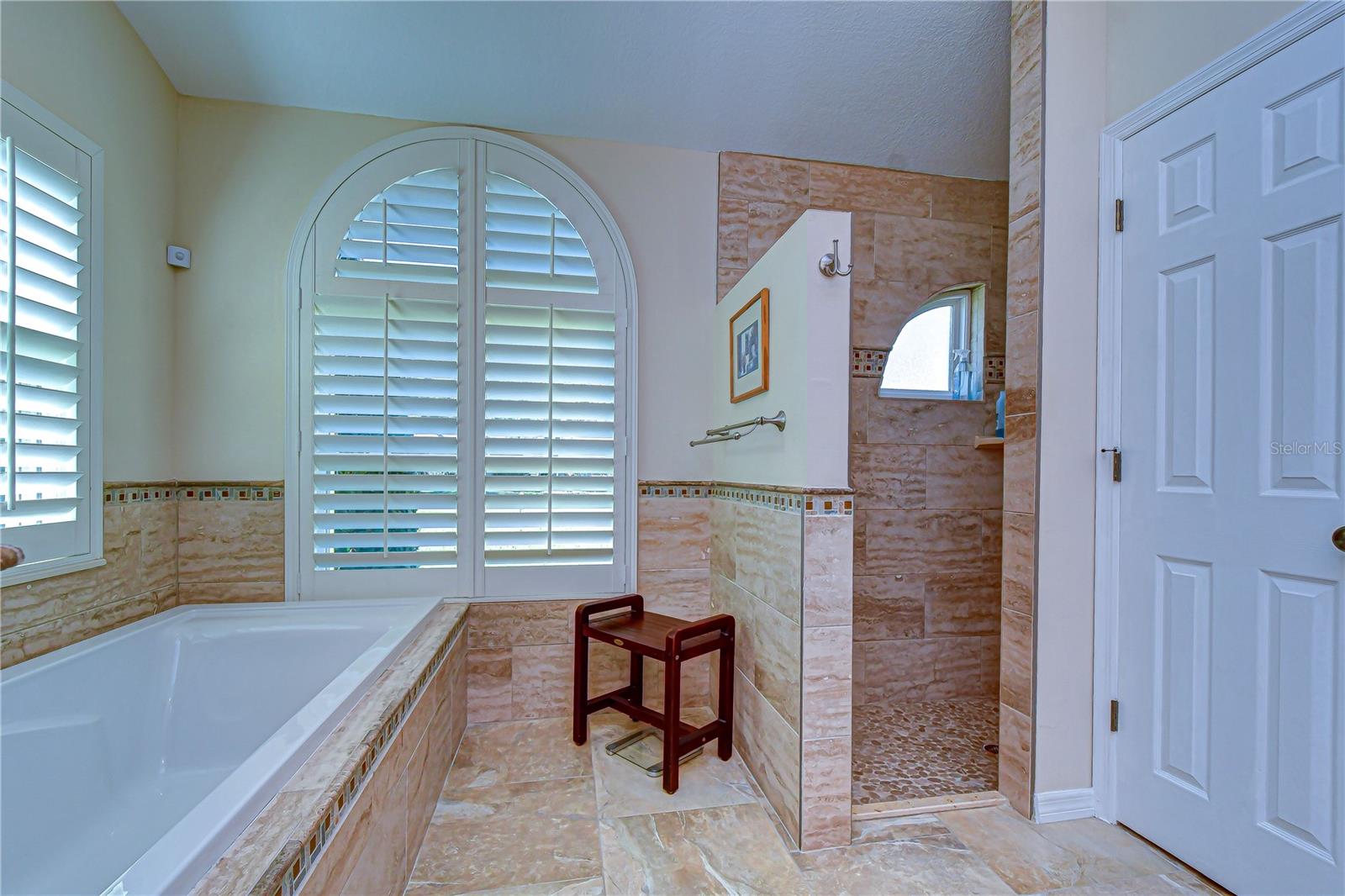 Listing photo id 20 for 3901 Northridge Drive