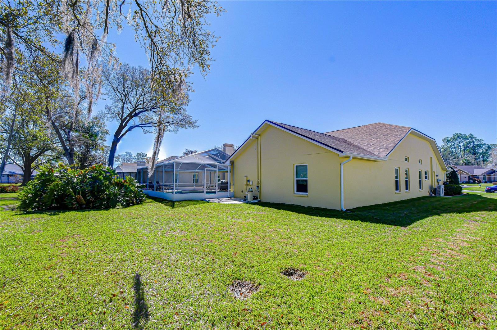 Listing photo id 2 for 3901 Northridge Drive