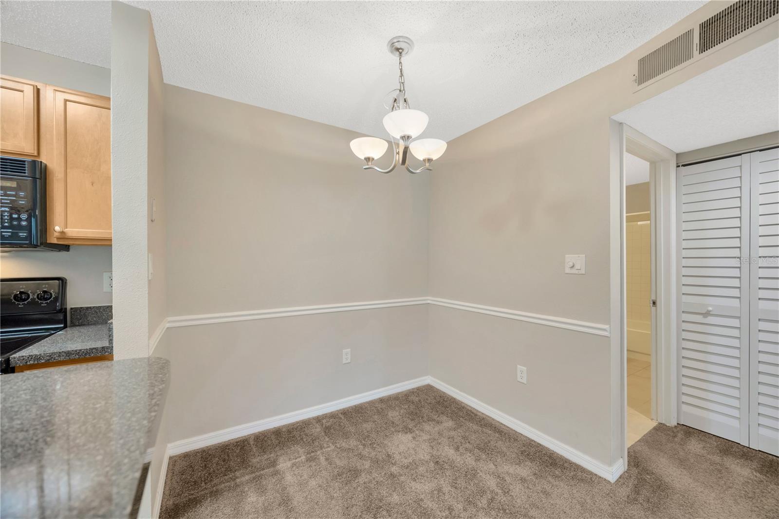 Image 11 of 38 For 308 Lake Parsons Green 102