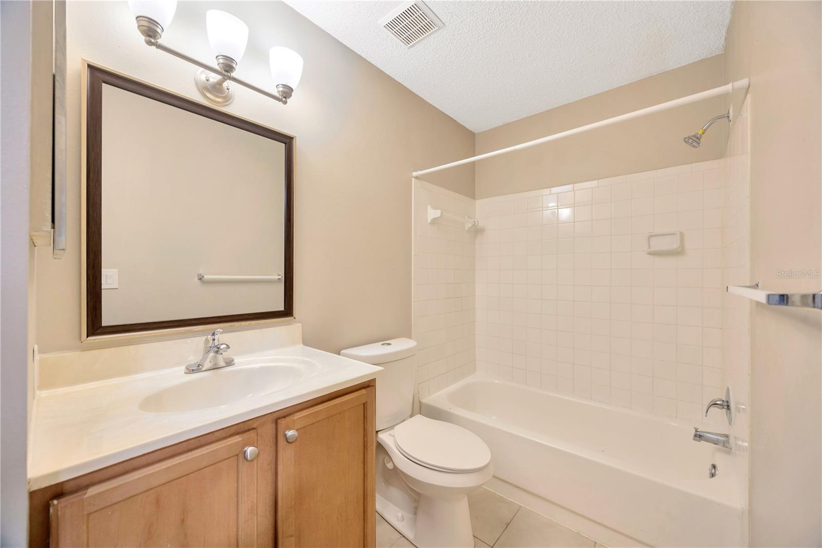 Image 19 of 38 For 308 Lake Parsons Green 102