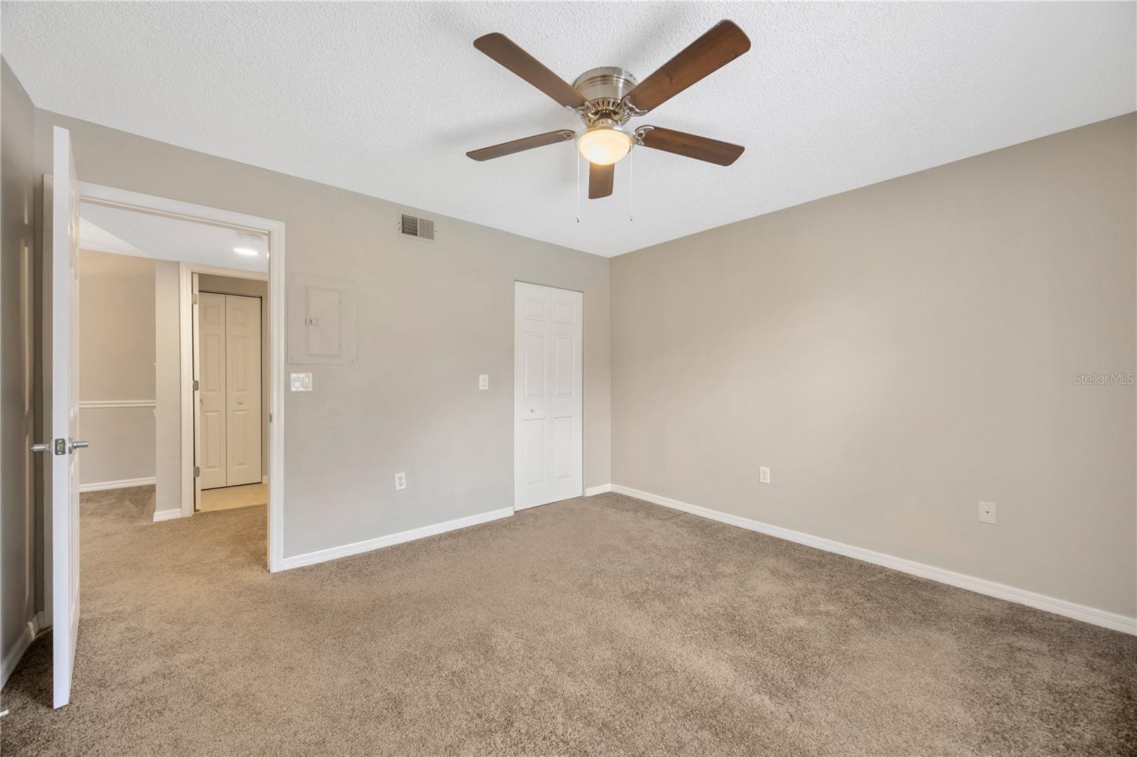 Image 20 of 38 For 308 Lake Parsons Green 102