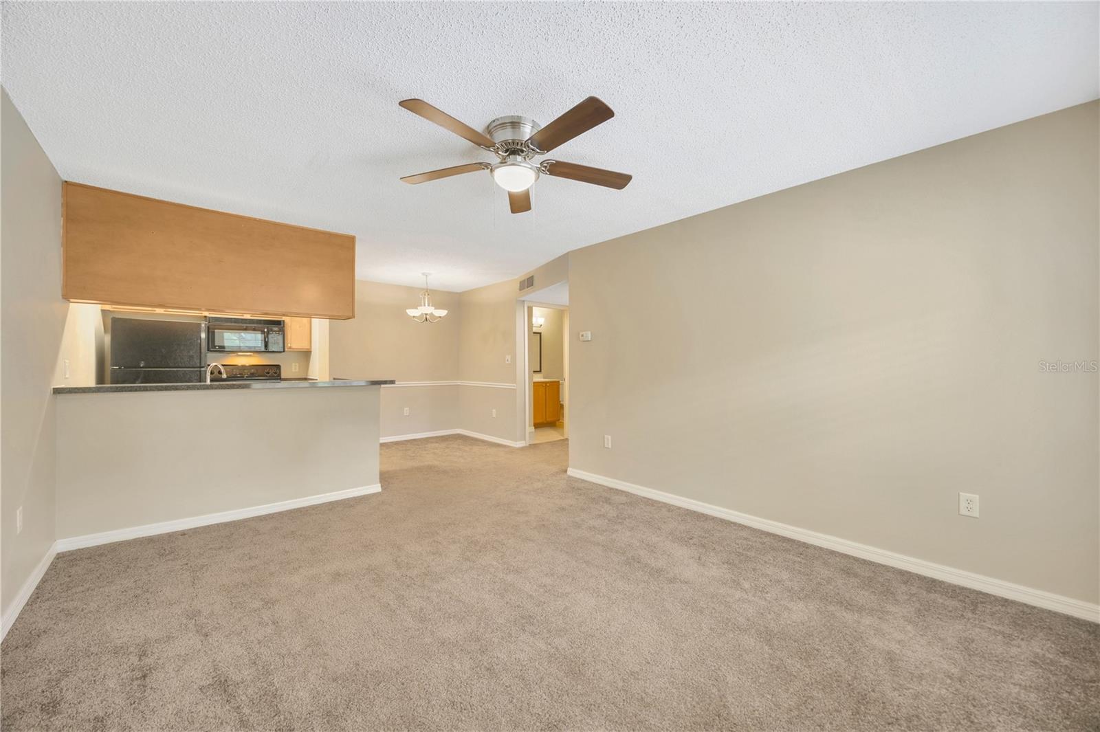 Image 4 of 38 For 308 Lake Parsons Green 102