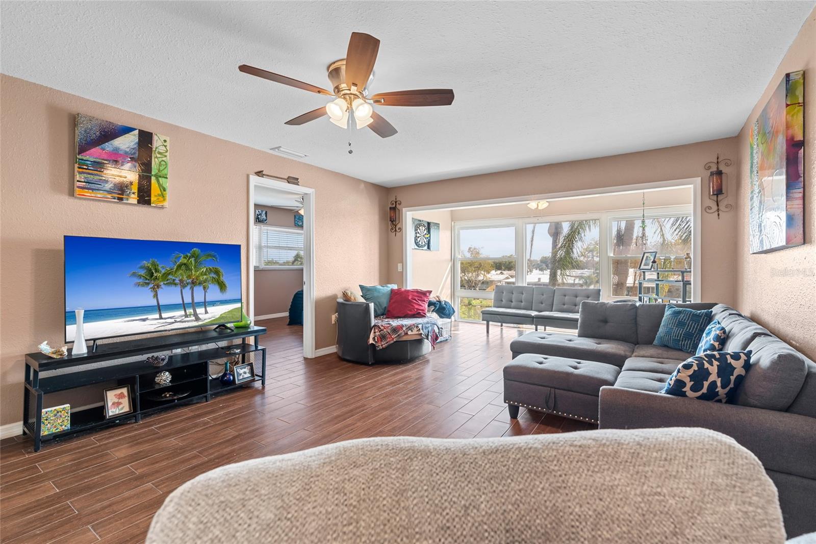 Image 11 of 36 For 1303 Hercules Avenue 25