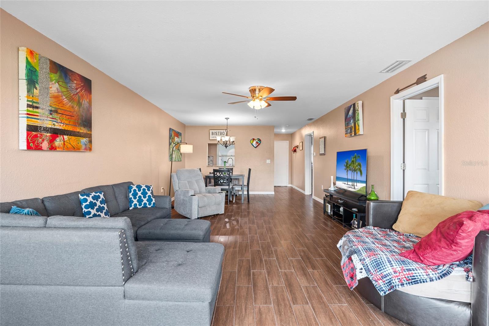 Image 13 of 36 For 1303 Hercules Avenue 25