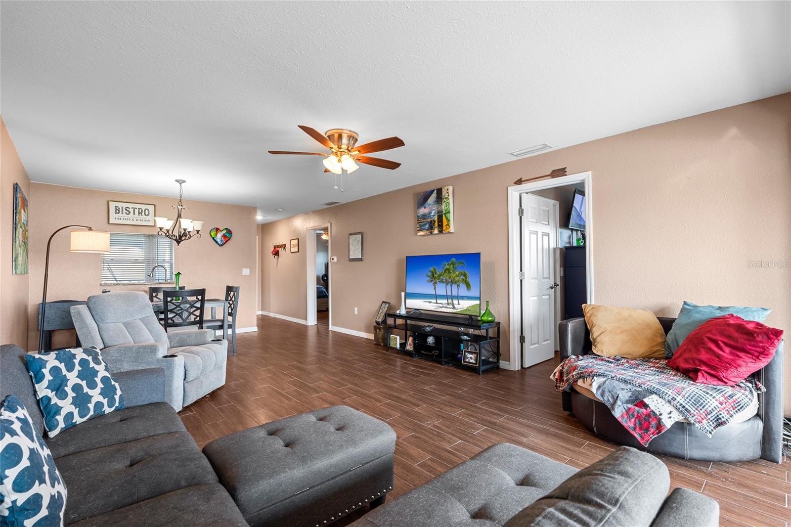 Image 17 of 36 For 1303 Hercules Avenue 25