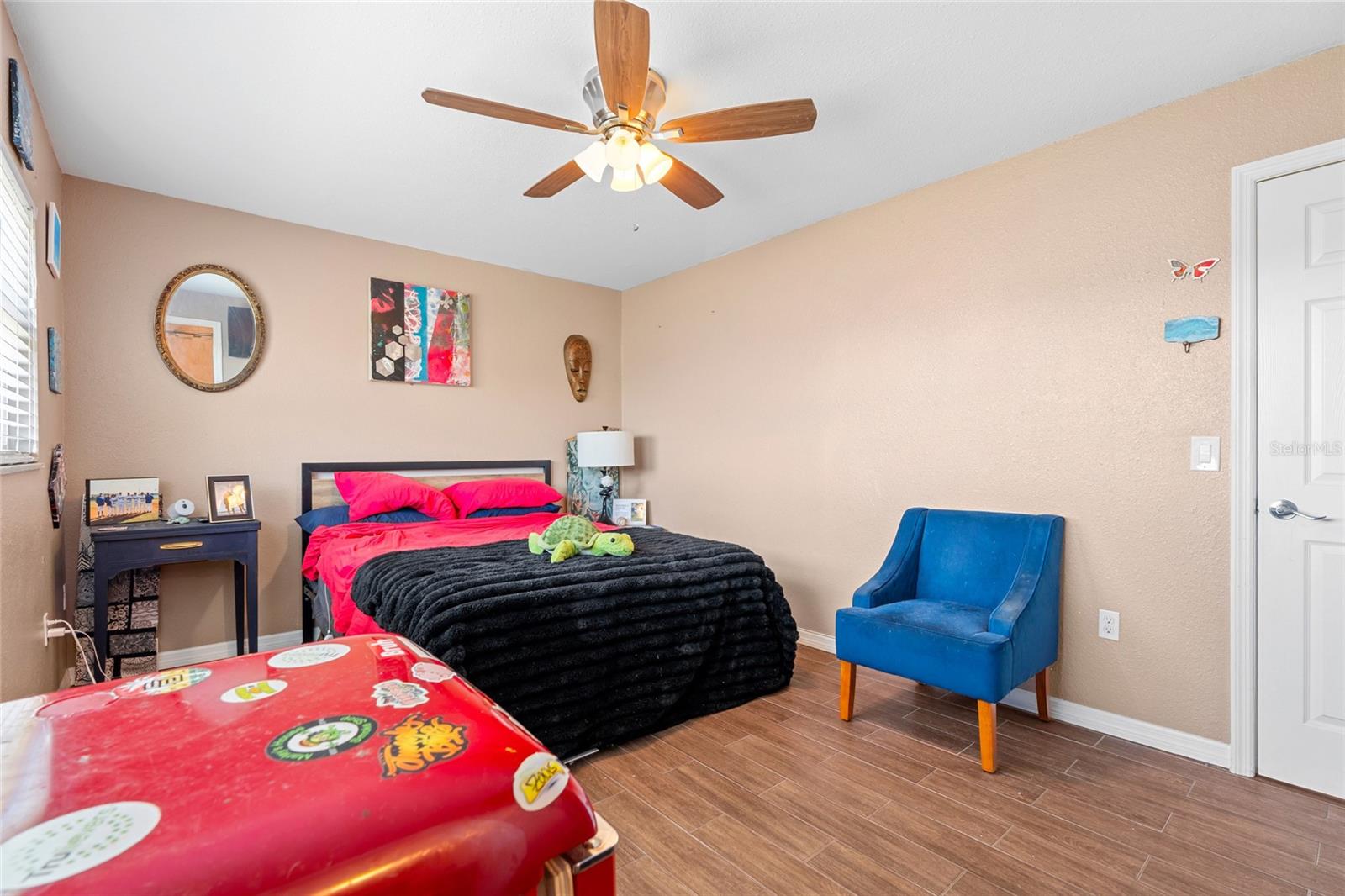 Image 19 of 36 For 1303 Hercules Avenue 25