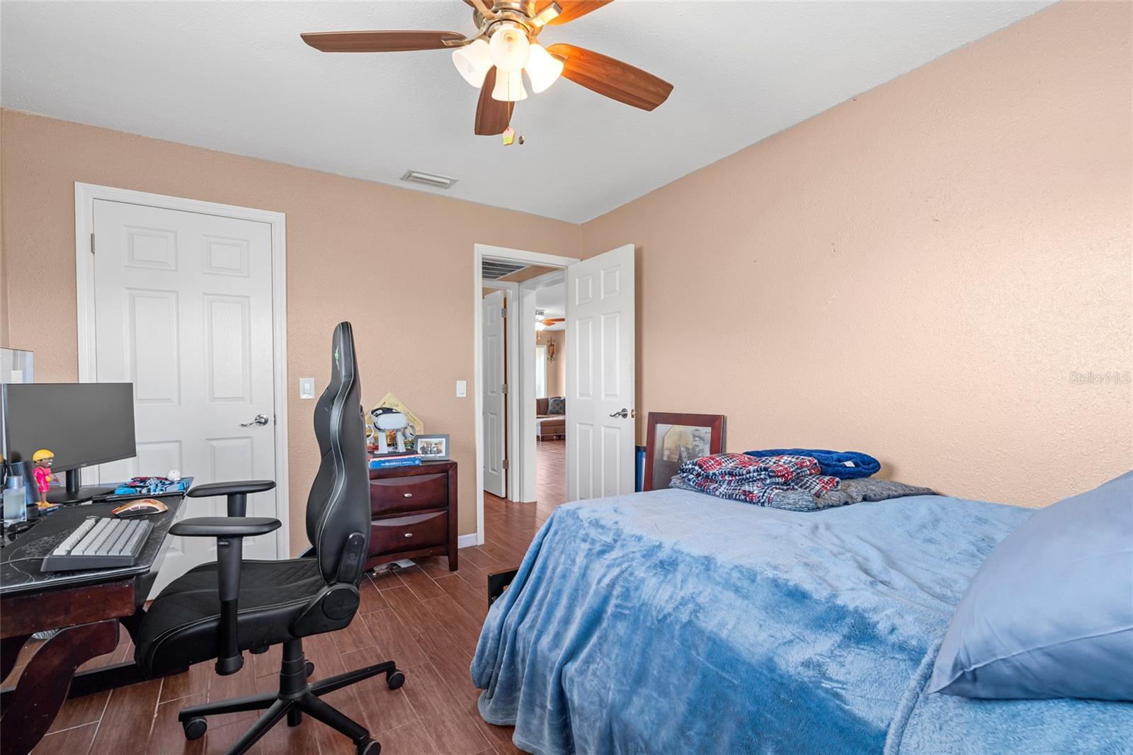 Image 23 of 36 For 1303 Hercules Avenue 25