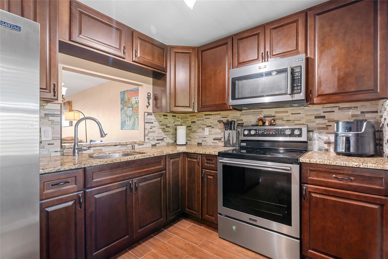 Image 6 of 36 For 1303 Hercules Avenue 25