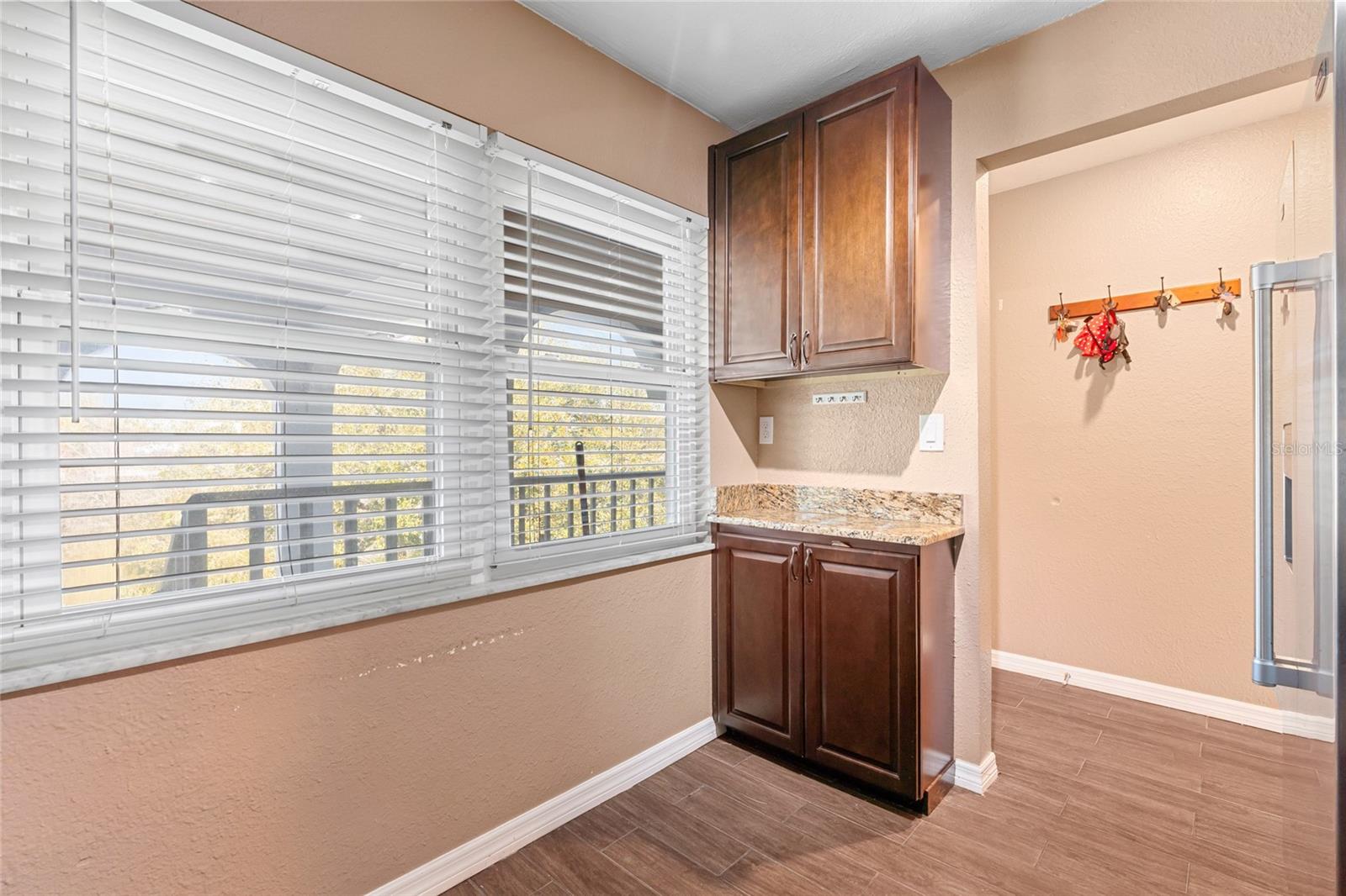 Image 7 of 36 For 1303 Hercules Avenue 25