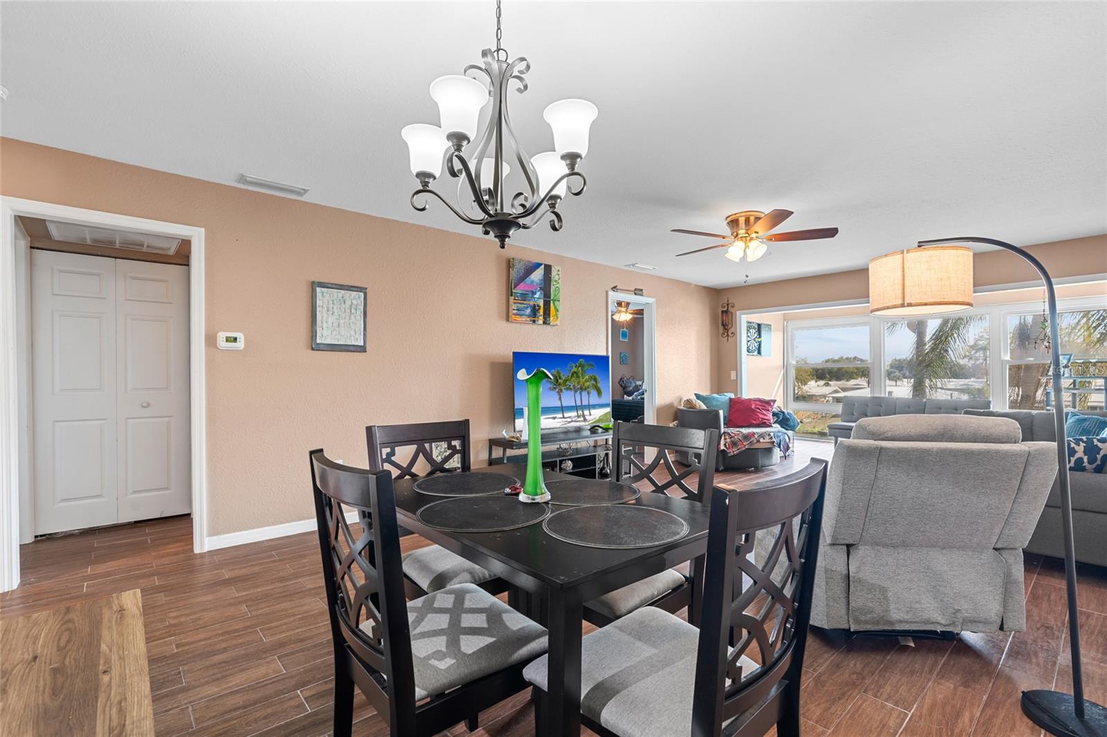 Image 9 of 36 For 1303 Hercules Avenue 25