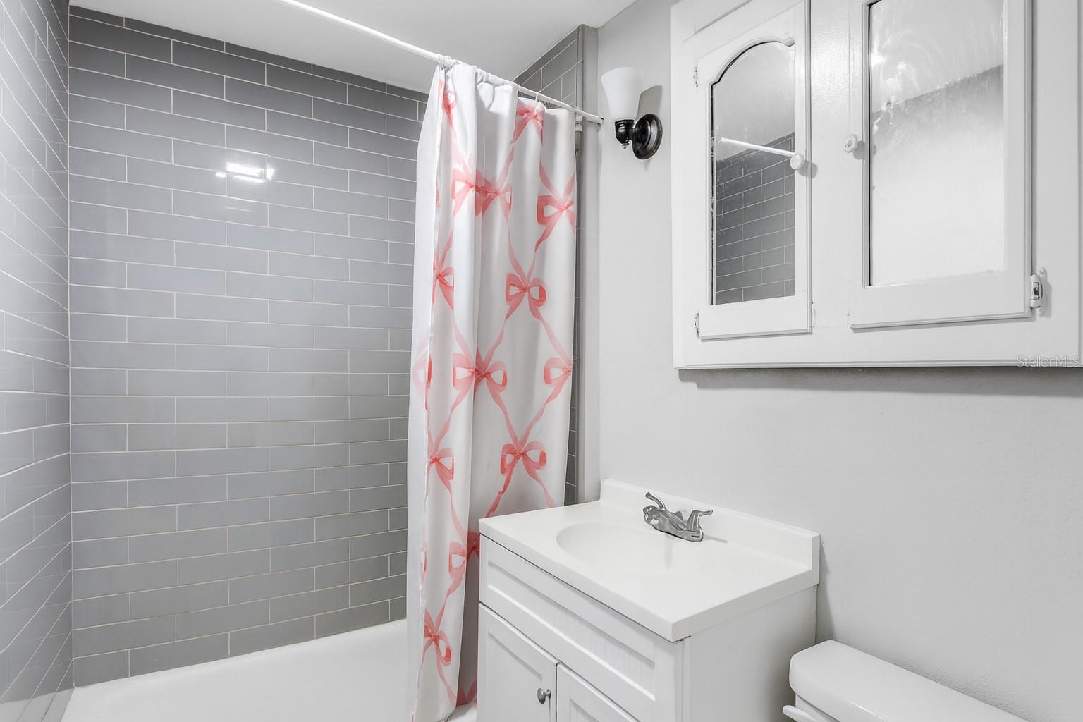 Image 6 of 9 For 4103 Howard Avenue