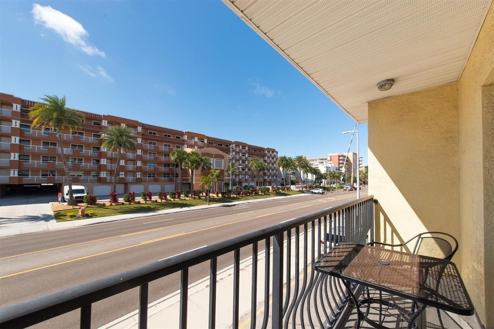 Image 20 of 39 For 16333 Gulf Boulevard 201