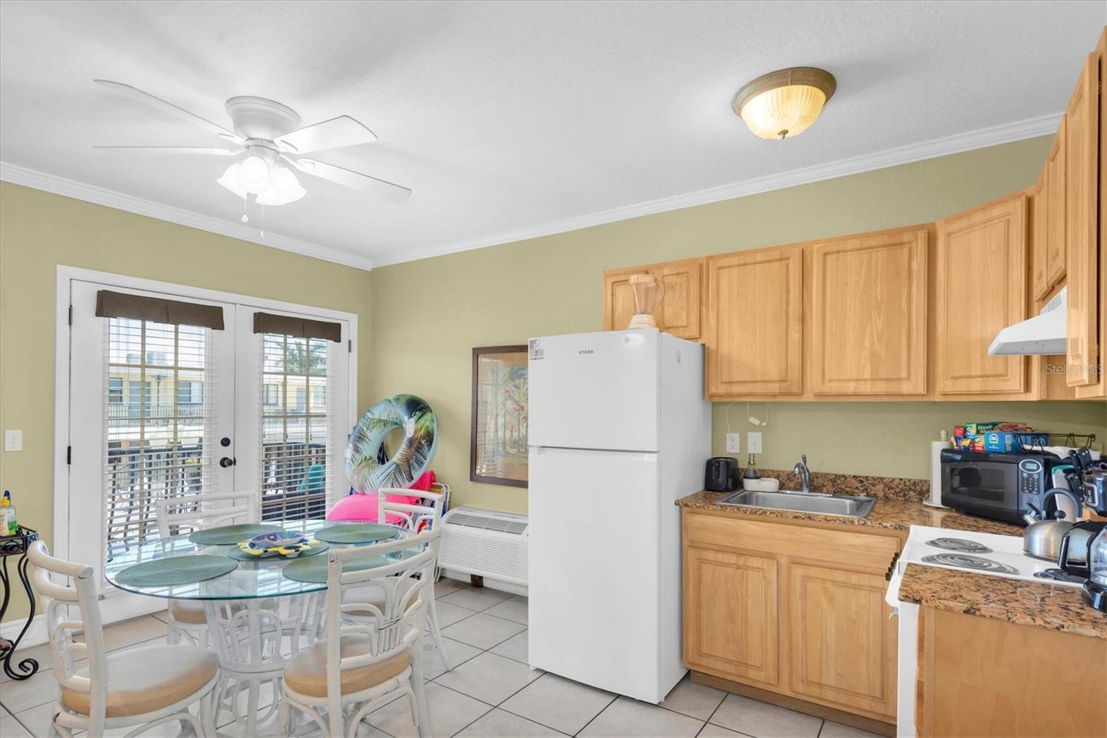 Image 26 of 39 For 16333 Gulf Boulevard 201