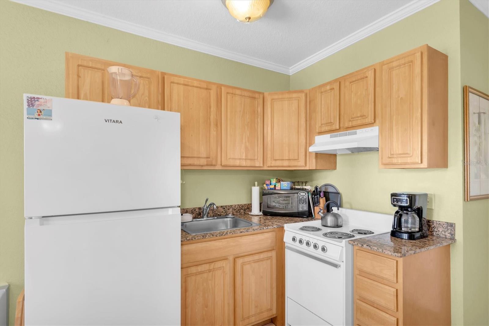 Image 28 of 39 For 16333 Gulf Boulevard 201