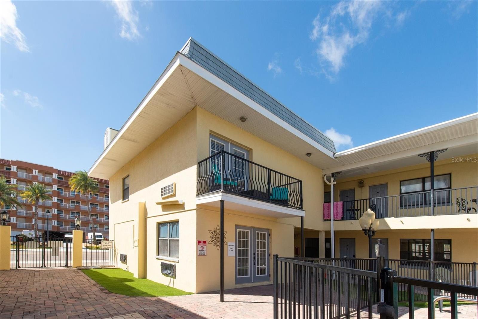 Image 37 of 39 For 16333 Gulf Boulevard 201