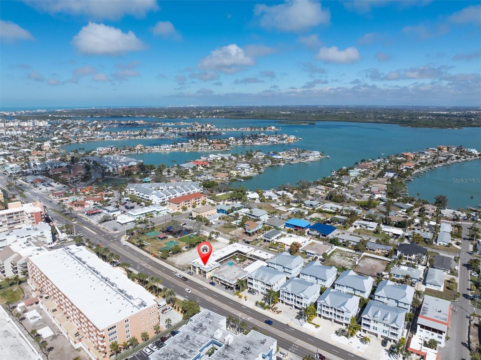 Image 8 of 39 For 16333 Gulf Boulevard 201