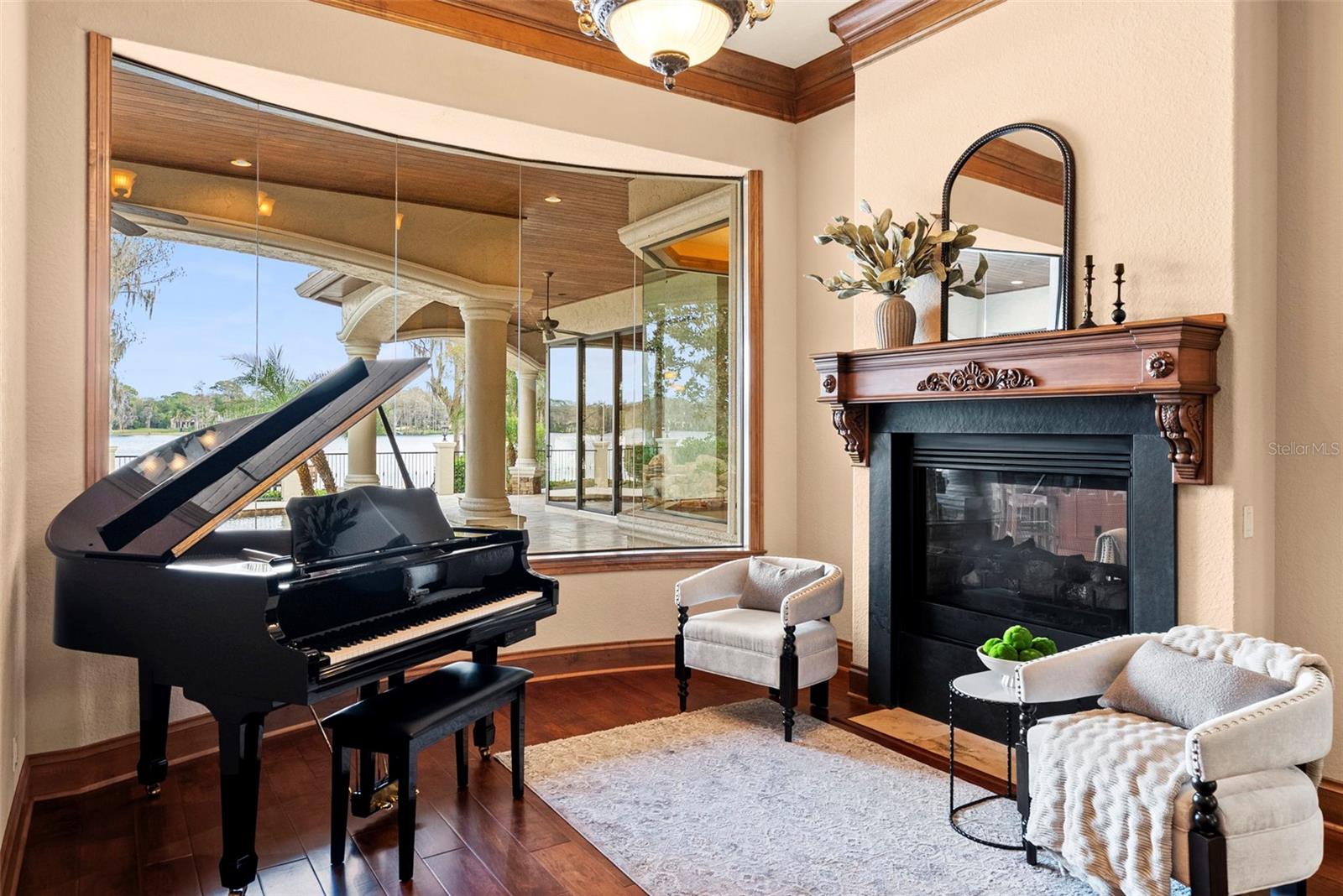 Listing photo id 13 for 9902 Menander Wood Court