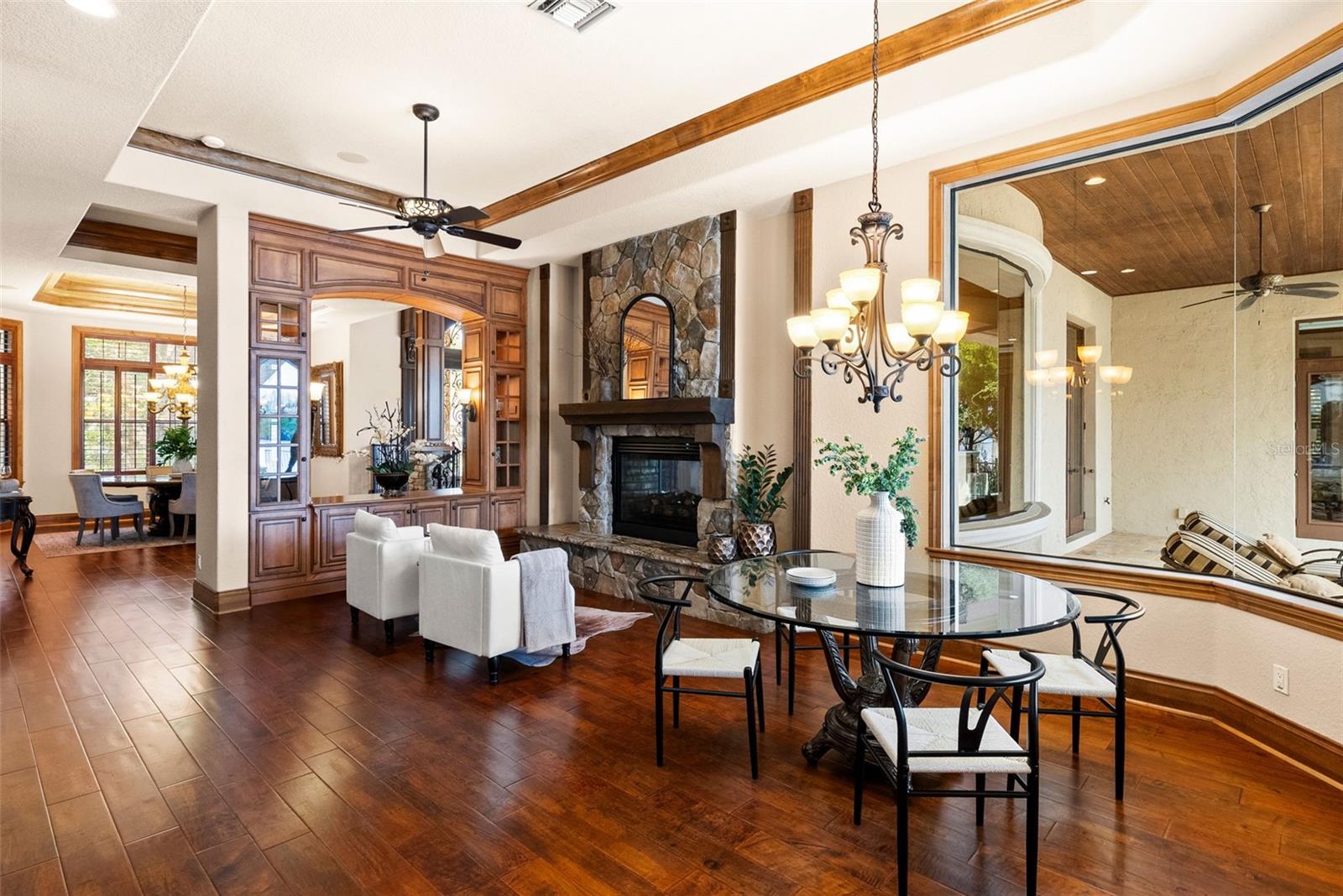 Listing photo id 19 for 9902 Menander Wood Court