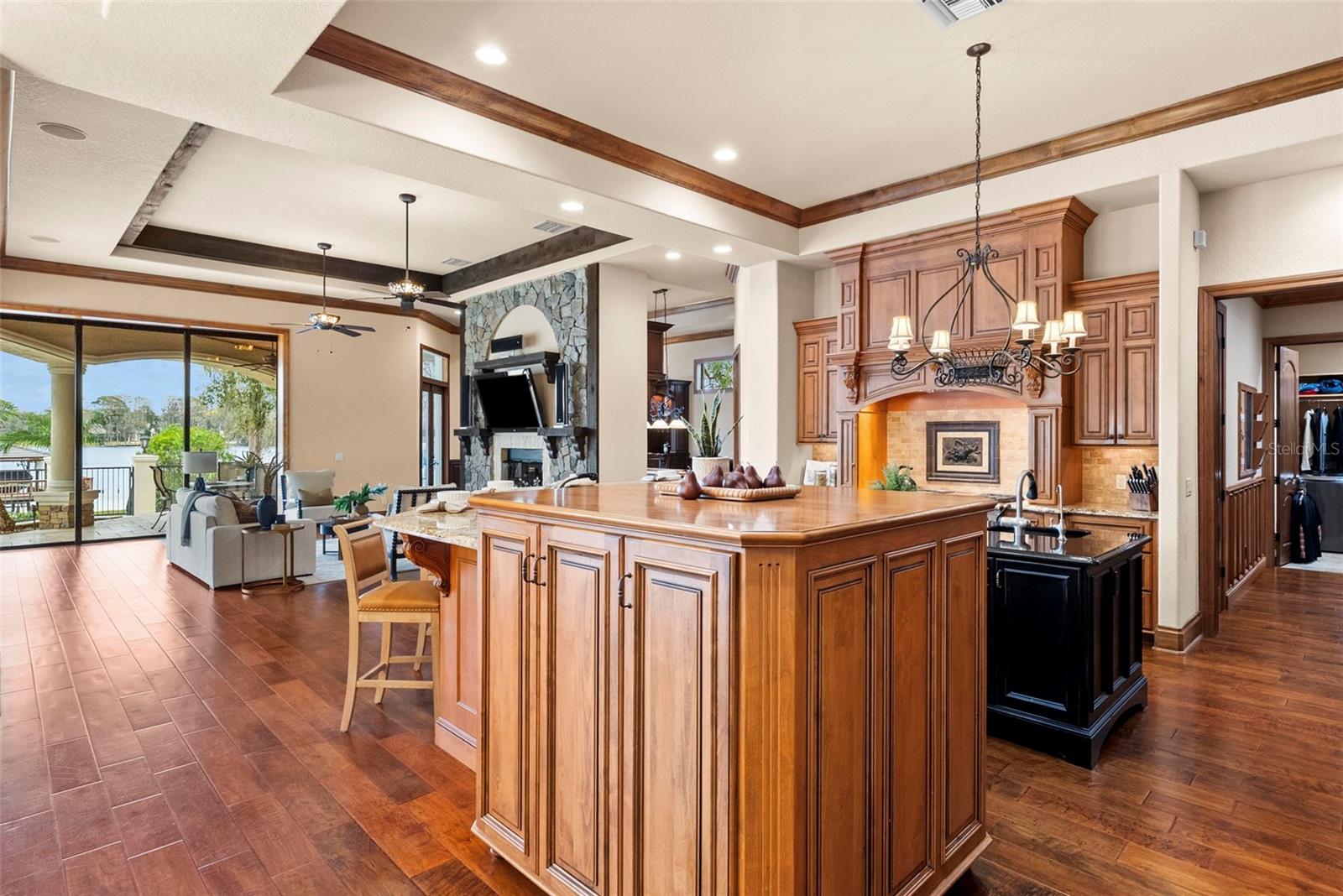 Listing photo id 1 for 9902 Menander Wood Court