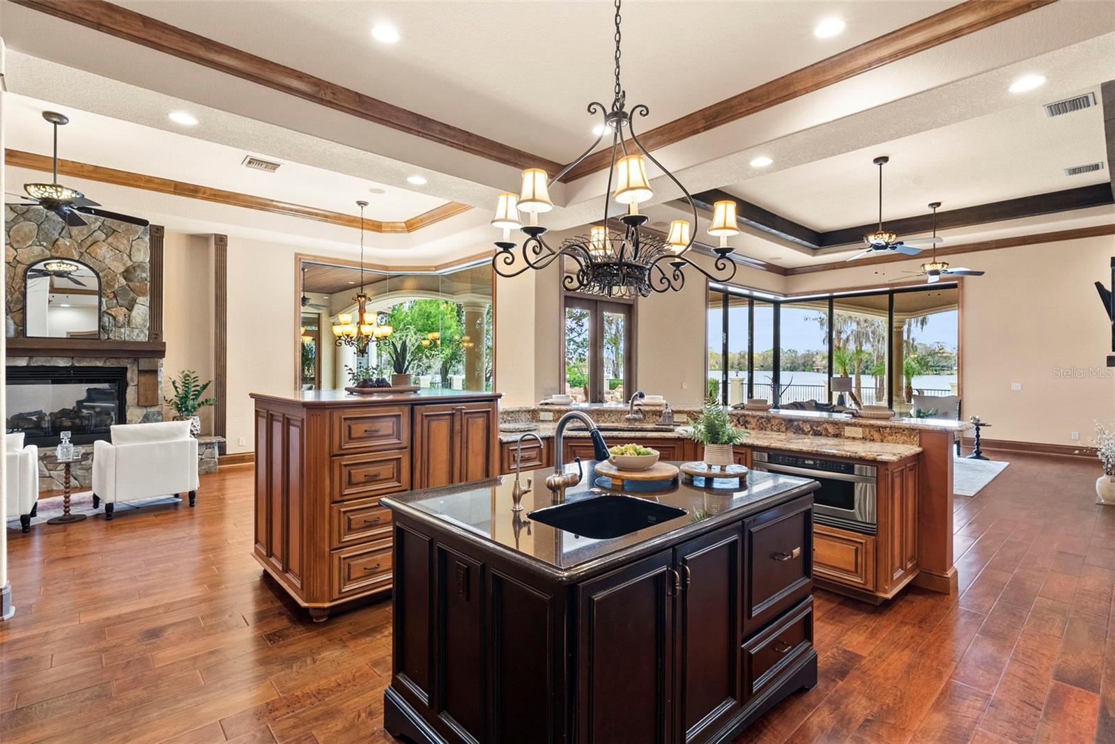 Listing photo id 28 for 9902 Menander Wood Court