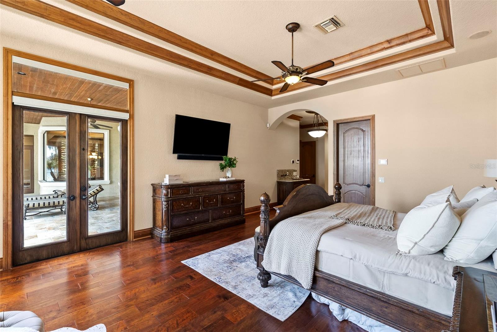 Listing photo id 32 for 9902 Menander Wood Court