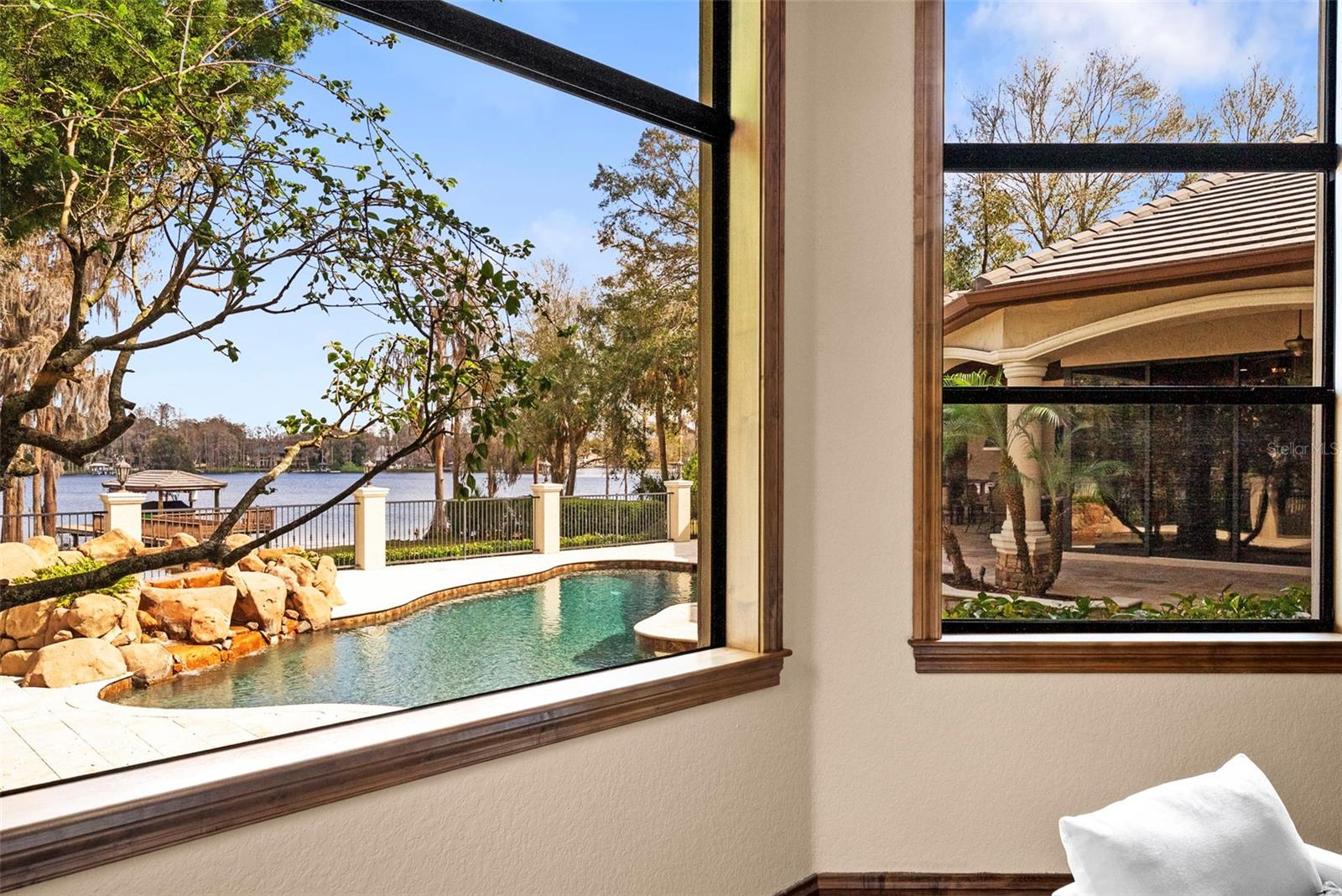 Listing photo id 36 for 9902 Menander Wood Court