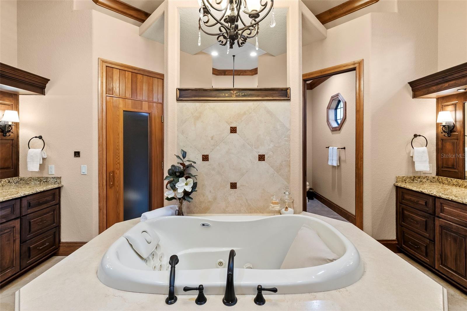 Listing photo id 39 for 9902 Menander Wood Court