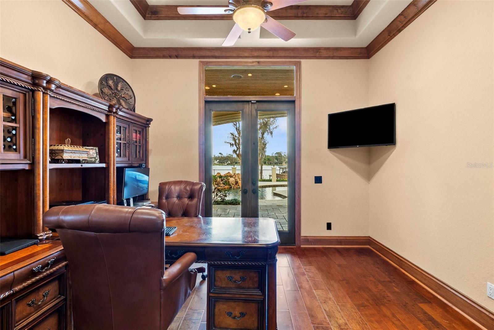 Listing photo id 43 for 9902 Menander Wood Court