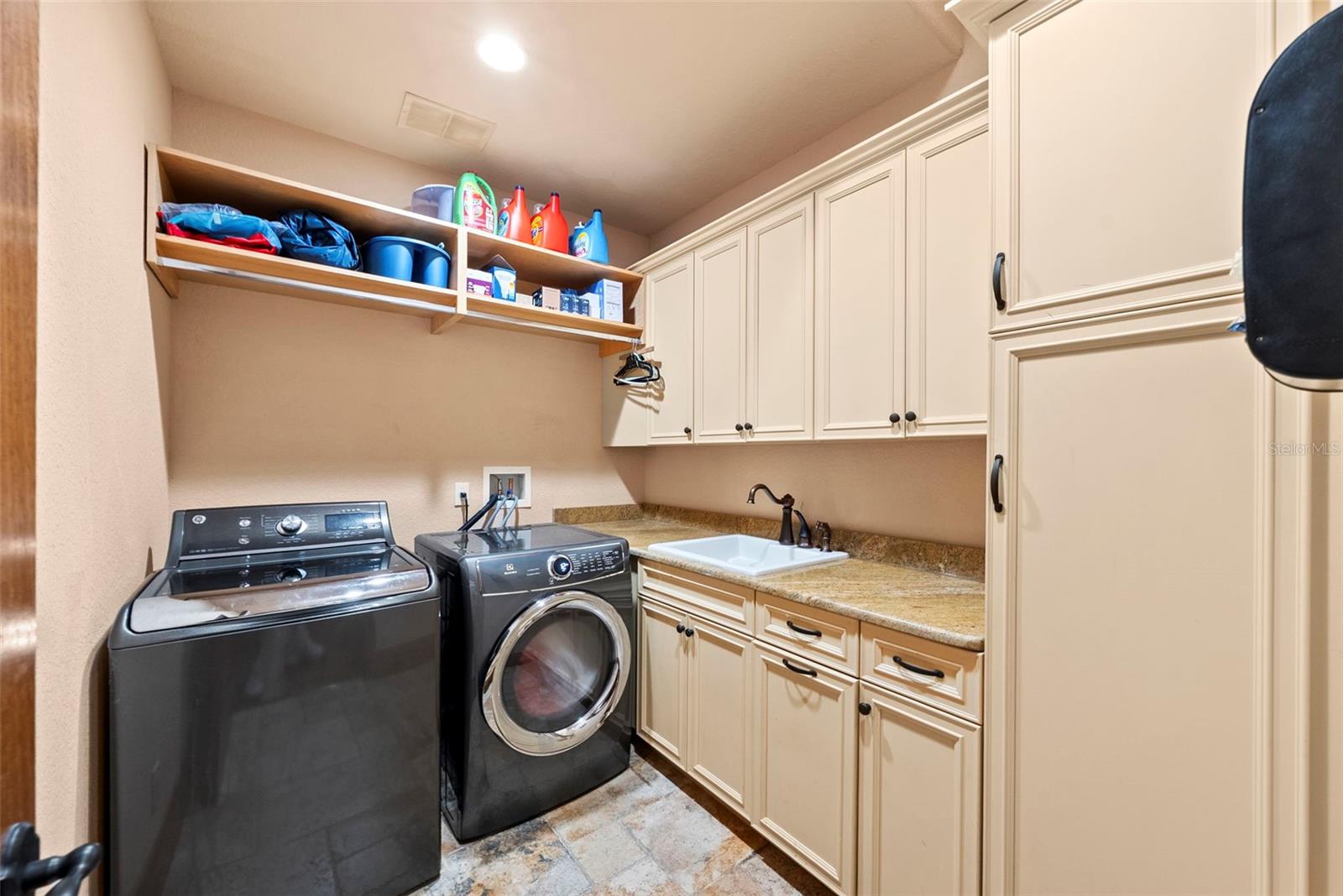 Listing photo id 47 for 9902 Menander Wood Court