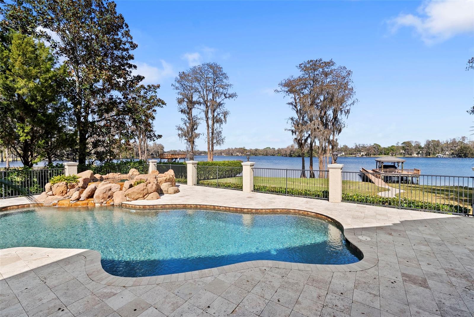 Listing photo id 4 for 9902 Menander Wood Court