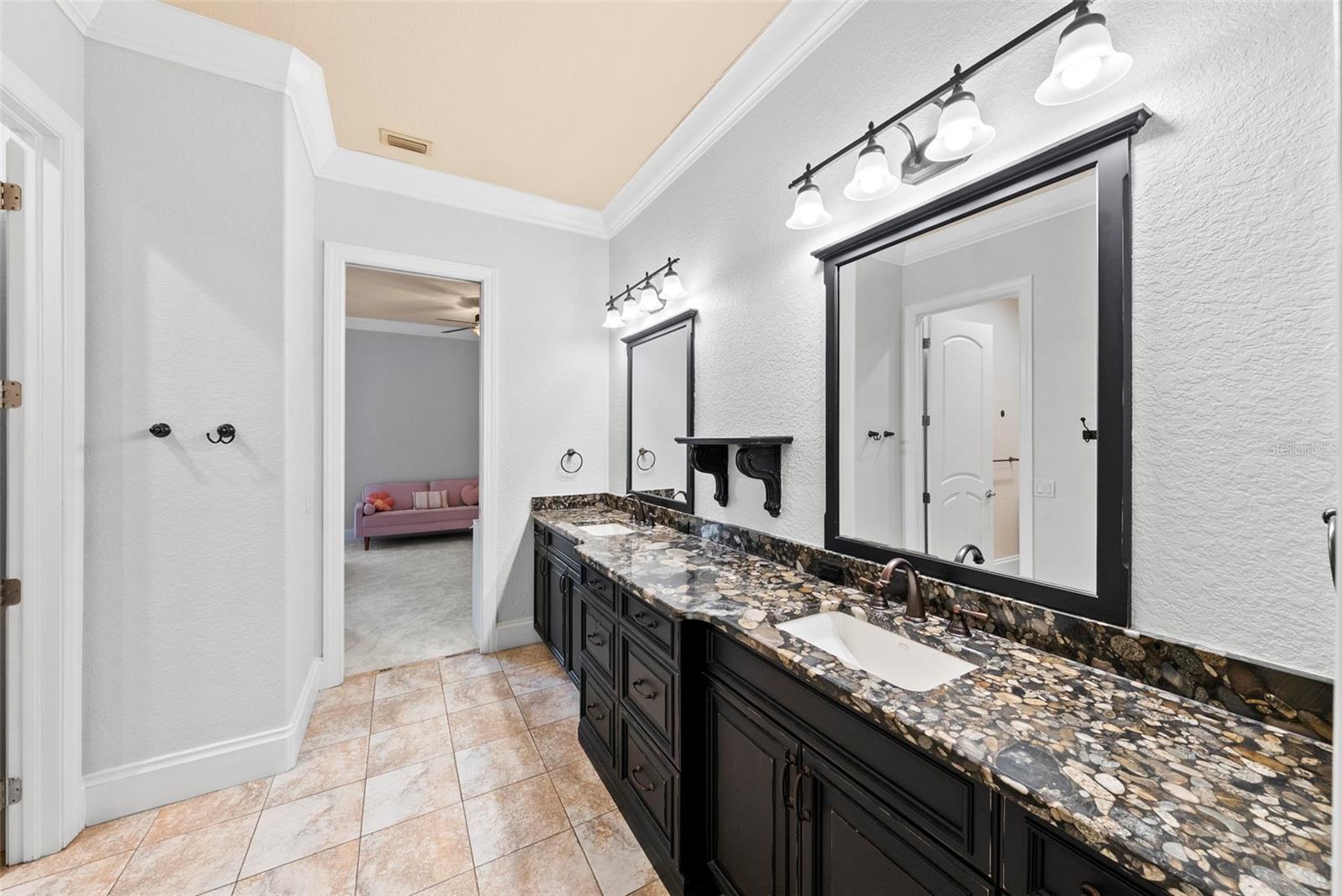 Listing photo id 64 for 9902 Menander Wood Court