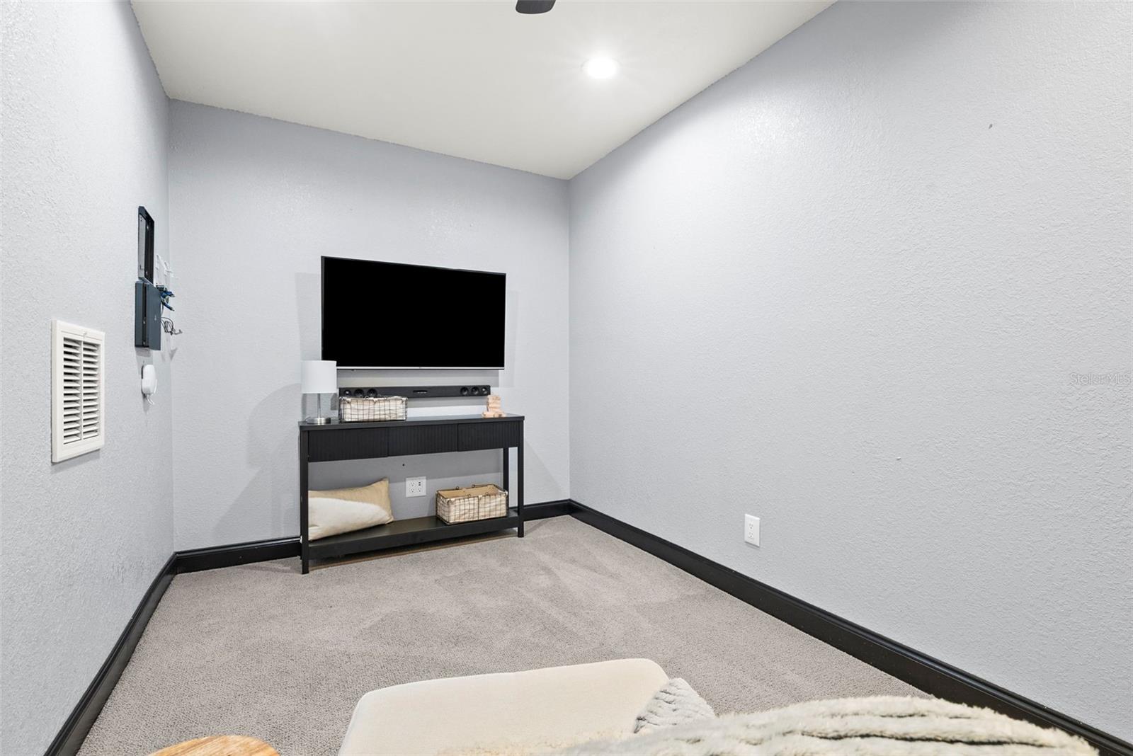 Listing photo id 70 for 9902 Menander Wood Court