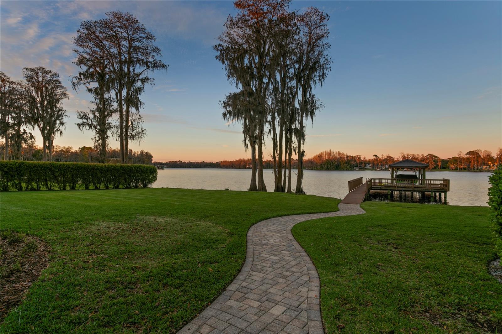 Listing photo id 86 for 9902 Menander Wood Court