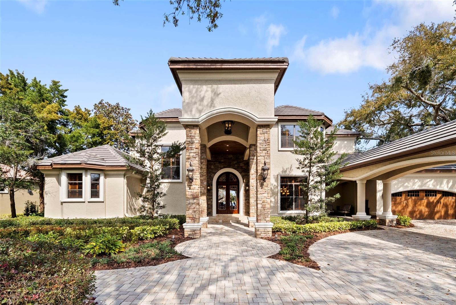 Listing photo id 7 for 9902 Menander Wood Court