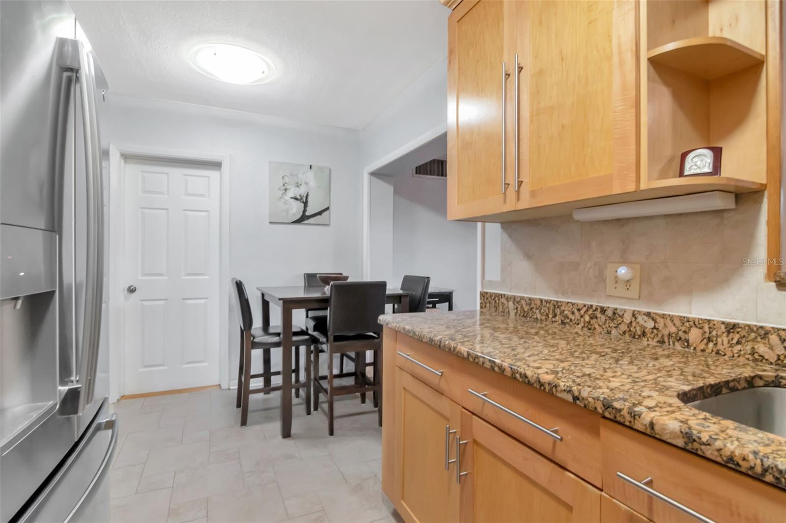 Image 15 of 38 For 953 Cedarwood Avenue