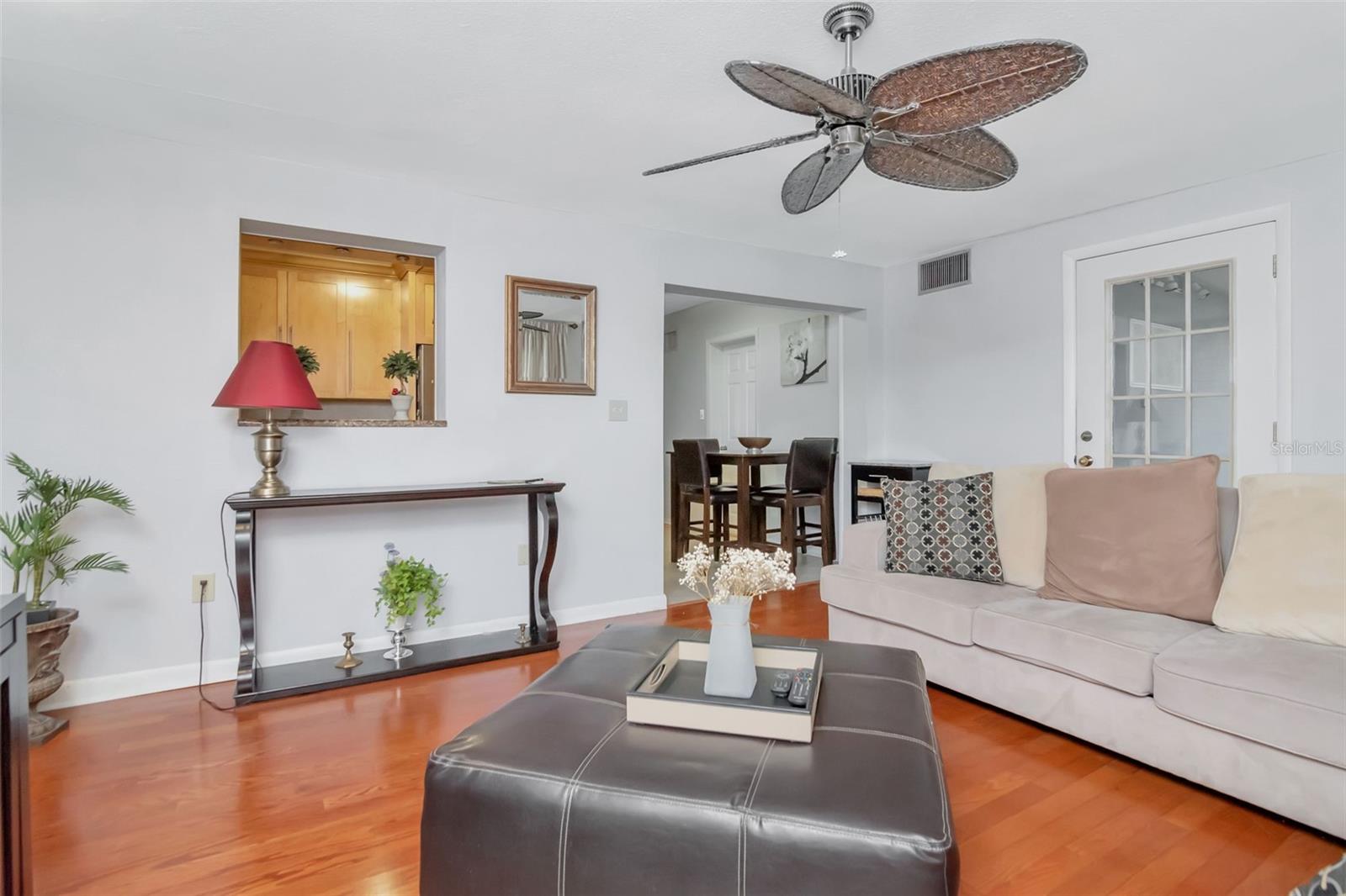 Image 18 of 38 For 953 Cedarwood Avenue