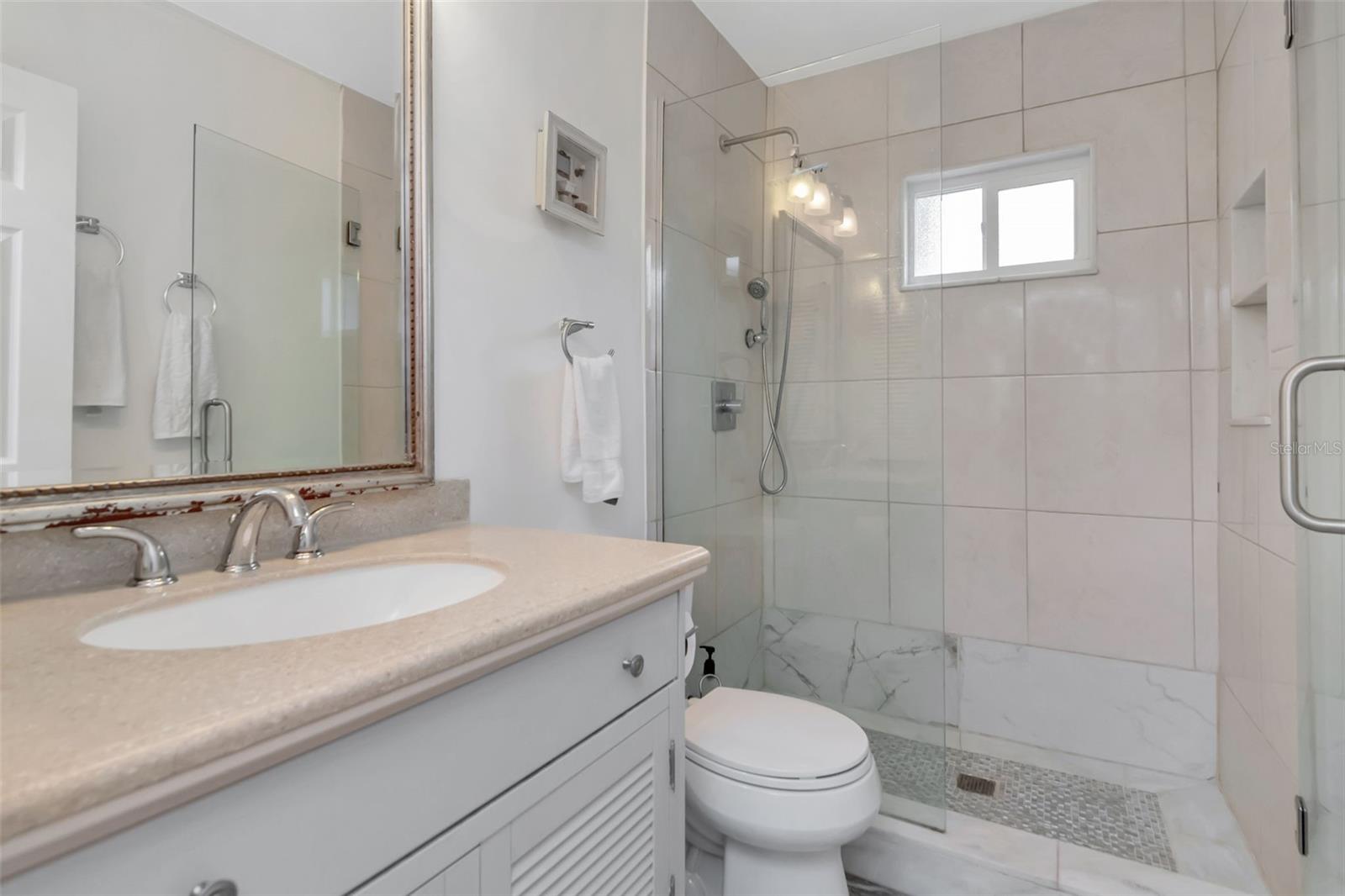 Image 20 of 38 For 953 Cedarwood Avenue