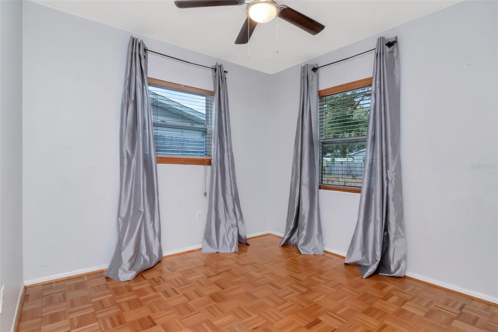 Image 22 of 38 For 953 Cedarwood Avenue