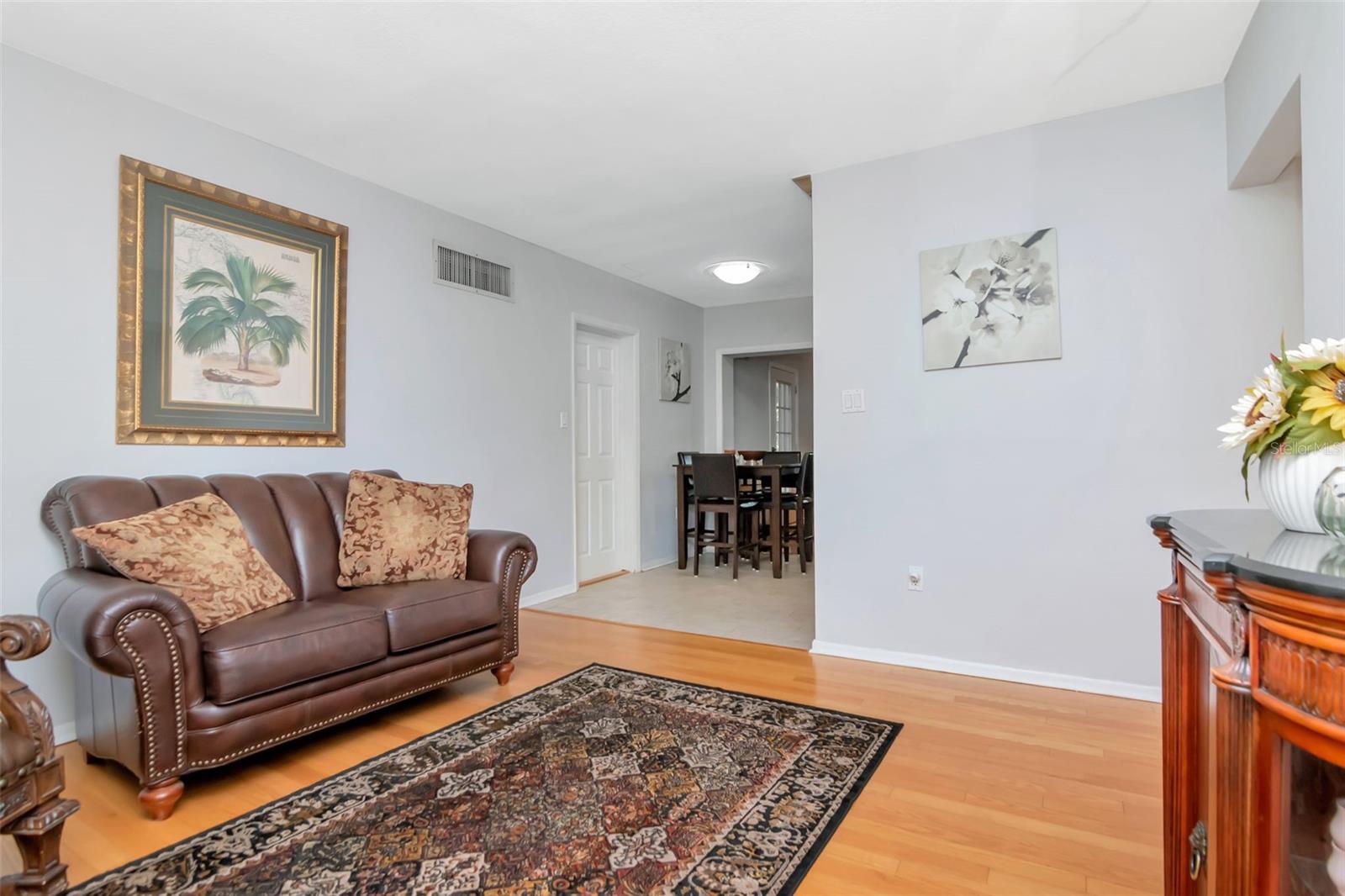 Image 4 of 38 For 953 Cedarwood Avenue