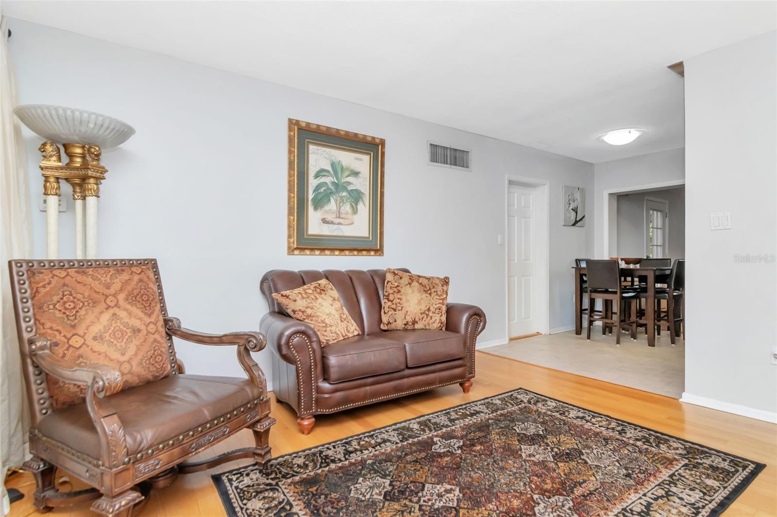 Image 5 of 38 For 953 Cedarwood Avenue