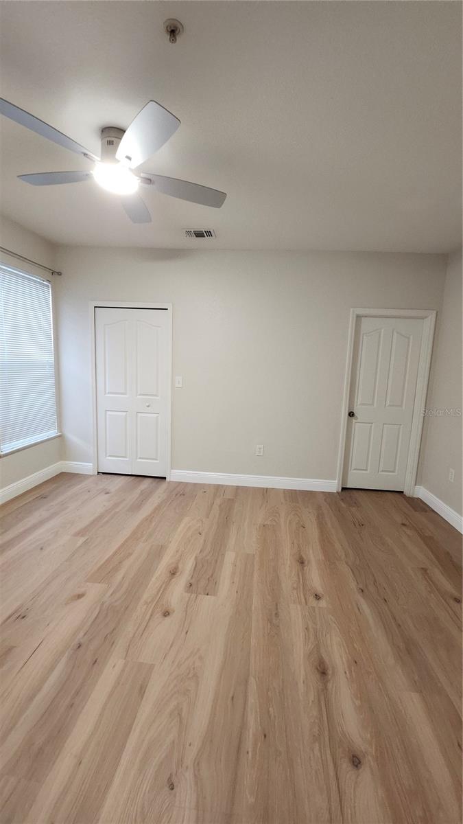 Image 11 of 19 For 5813 Legacy Crescent Place 203