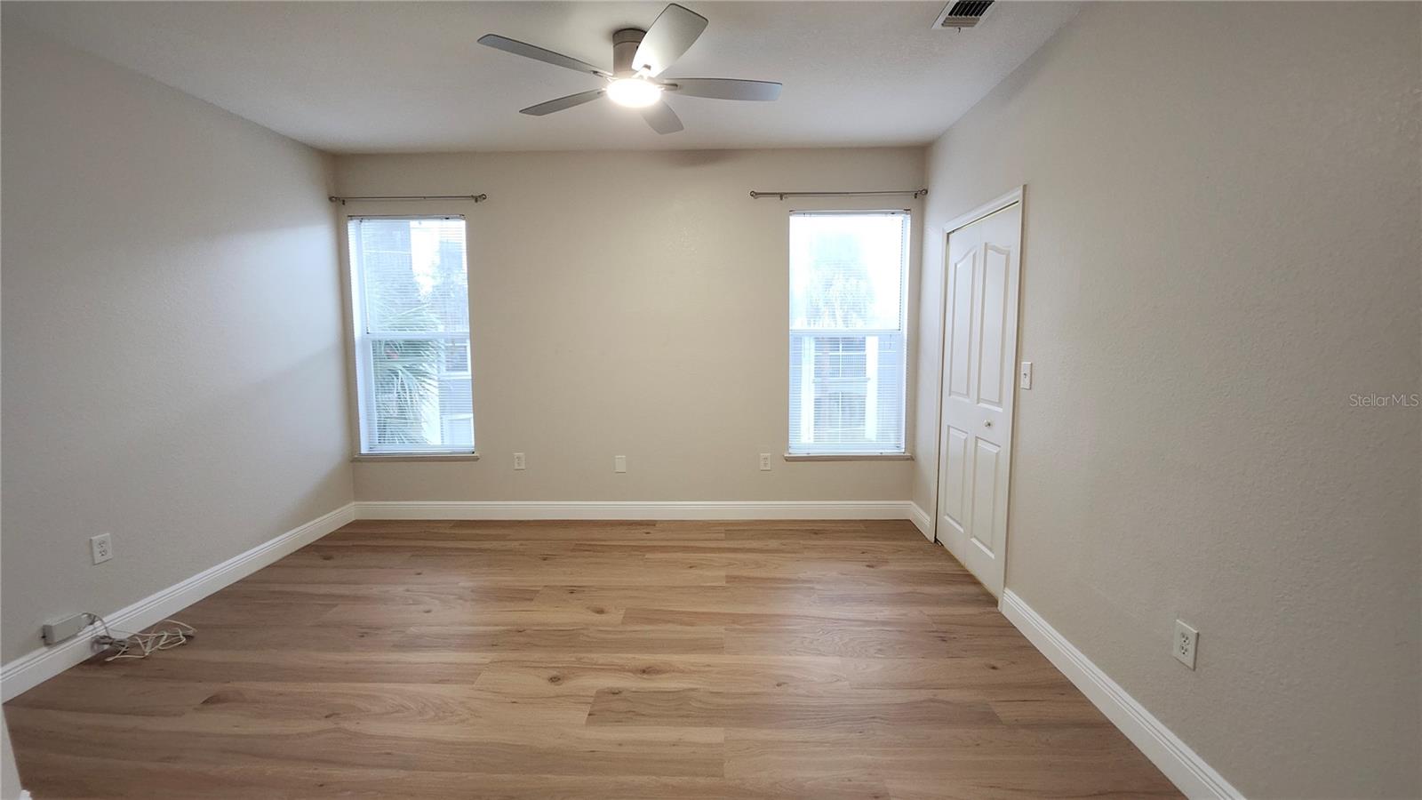 Image 12 of 19 For 5813 Legacy Crescent Place 203