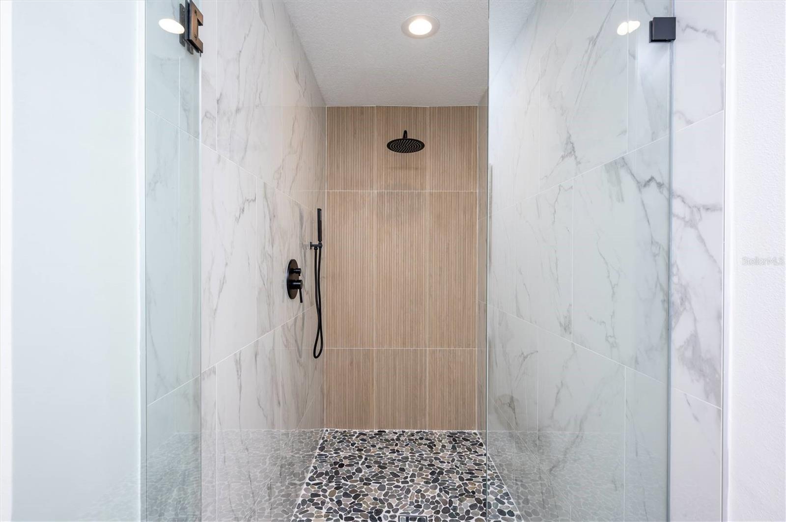 Image 19 of 28 For 14817 Farnham Way