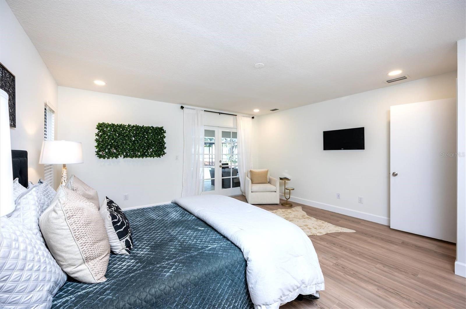 Image 20 of 28 For 14817 Farnham Way