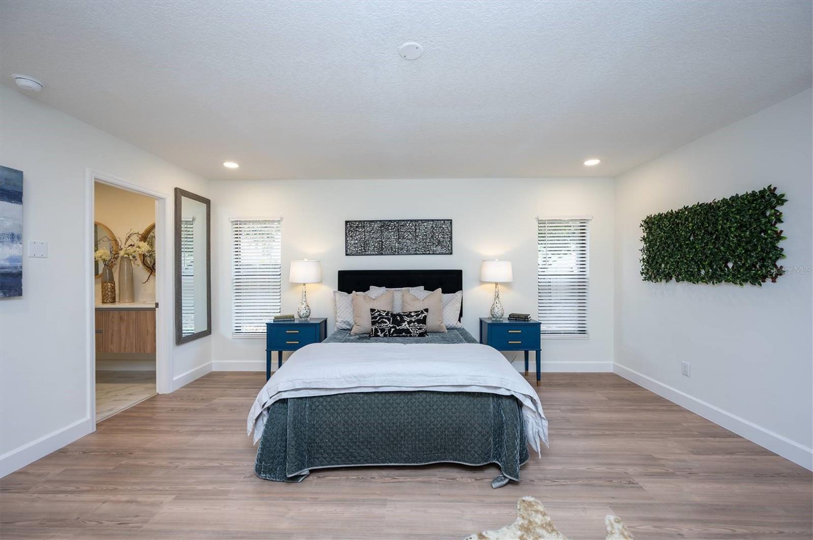 Image 21 of 28 For 14817 Farnham Way