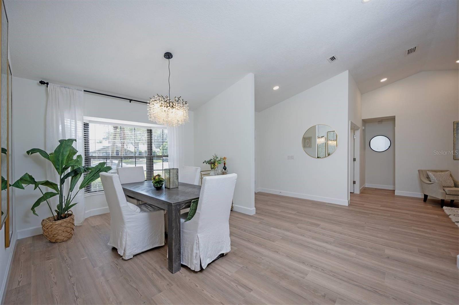 Image 6 of 28 For 14817 Farnham Way