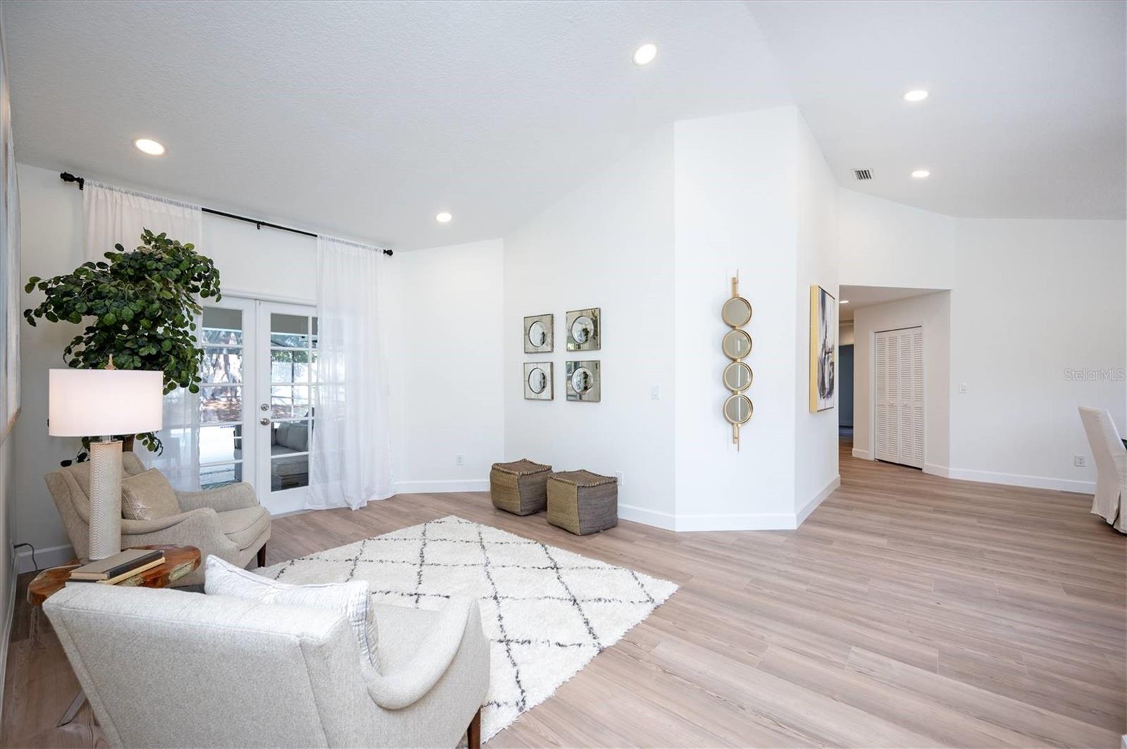 Image 7 of 28 For 14817 Farnham Way