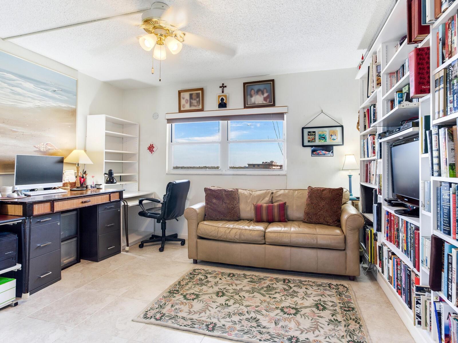 Image 33 of 69 For 19450 Gulf Boulevard 701